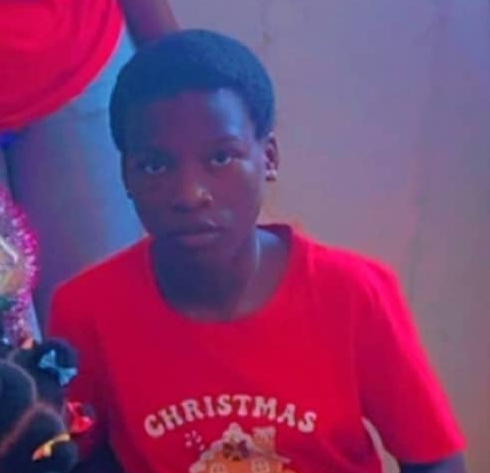 La familia, compañeros del Club de Tenis Malabo, denuncian la desaparición de «Mariela» desde el viernes