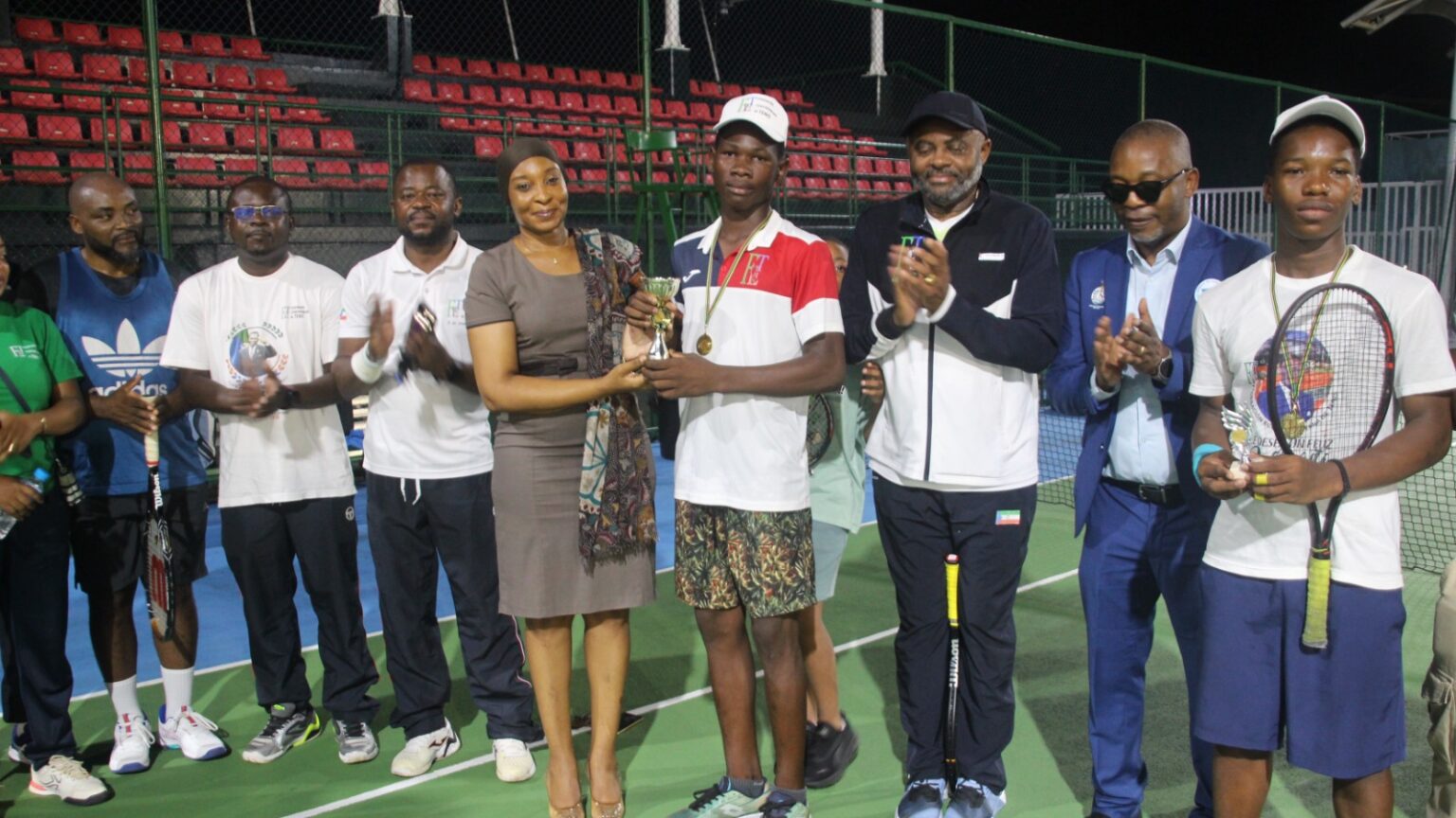 Matías Mañana campeón del Tour de Tenis Día Internacional del Deporte por 6-3 y 7-5