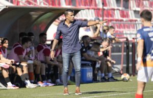Rodolfo Bodipo sigue haciendo historia: delantero, capitán del nzalang, entrenador y referente social